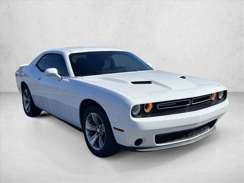 Used 2020 Dodge Challenger SXT image 3