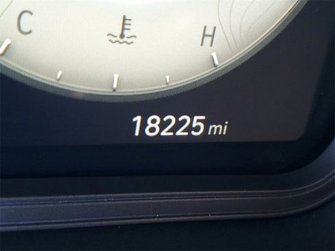 Used 2023 Hyundai Kona Limited w/ Cargo Package image 15