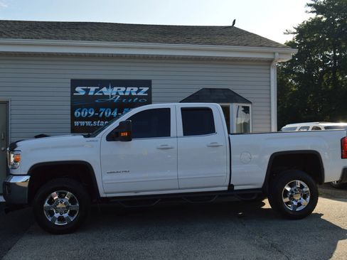 Used 2019 GMC Sierra 2500 SLE image 2