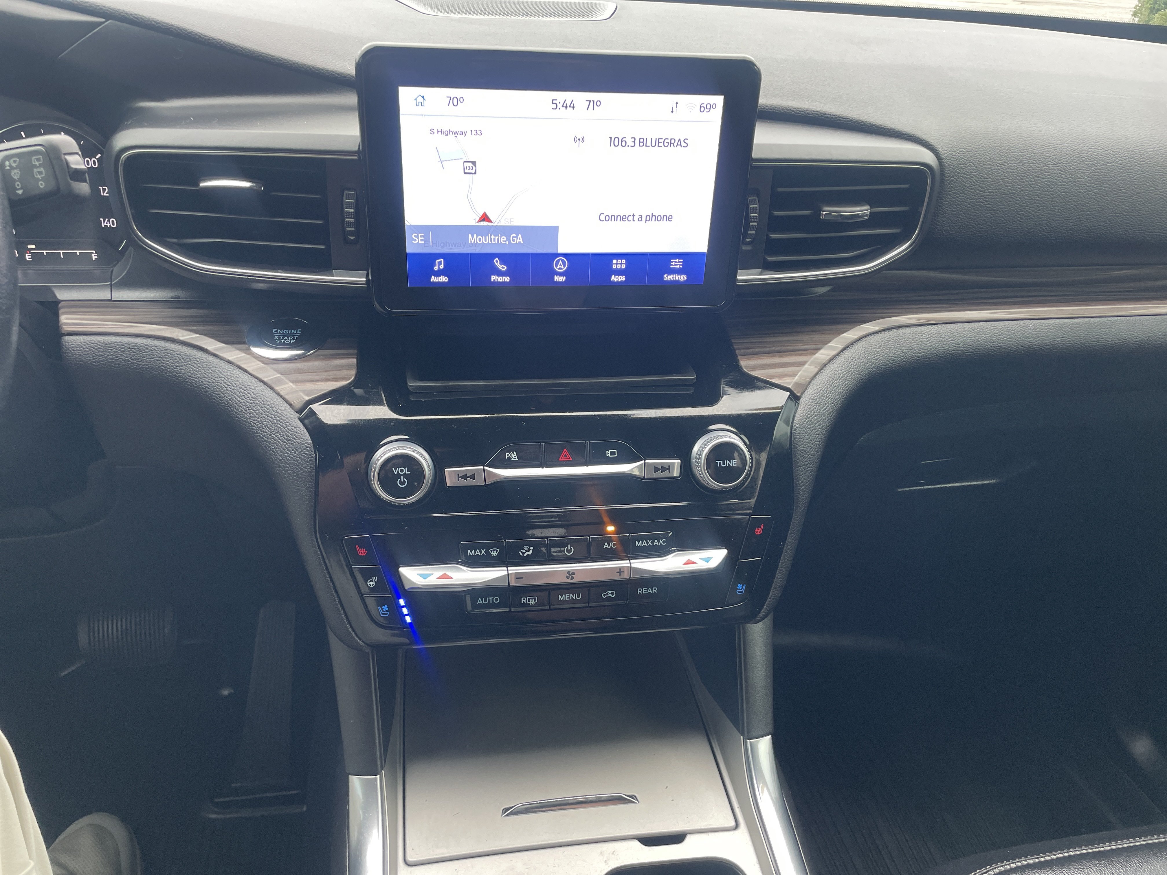 Used 2022 Ford Explorer Limited w/ Equipment Group 301A RWD image 14