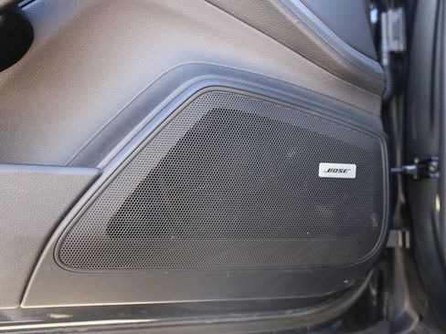 Used 2019 Porsche Panamera 4 w/ Premium Package AWD/4WD image 24