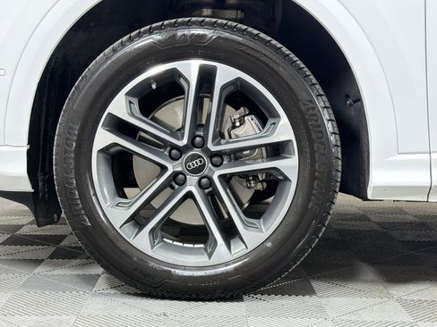 Used 2025 Audi Q5 Premium w/ Convenience Package image 12