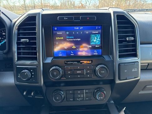 Used 2022 Ford F250 XLT w/ Black Appearance Package image 12