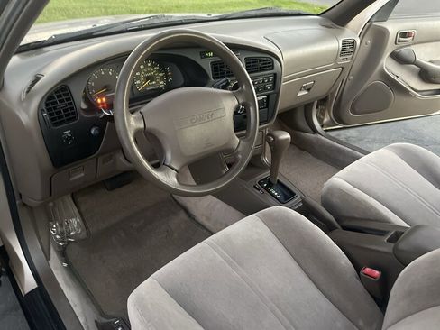 Used 1995 Toyota Camry XLE image 24