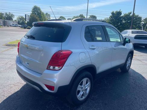 Used 2022 Chevrolet Trax LT AWD/4WD image 9