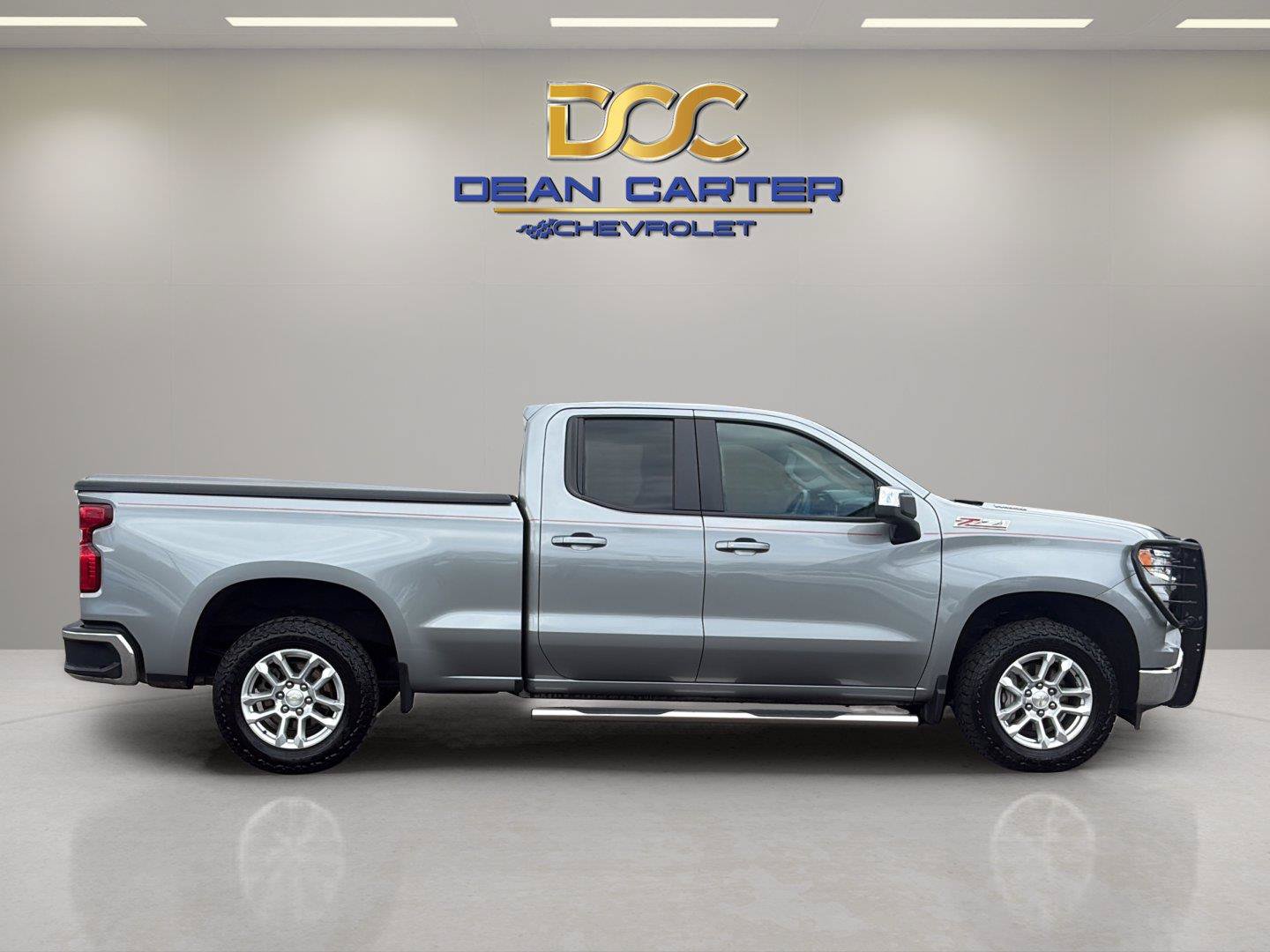 Used 2023 Chevrolet Silverado 1500 LT AWD/4WD image 6