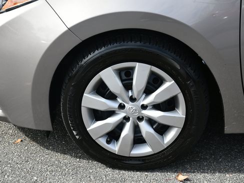 Used 2014 Toyota Corolla LE image 20