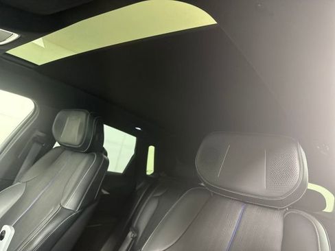 Used 2023 Cadillac Lyriq AWD image 12