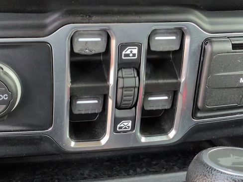 Used 2022 Jeep Wrangler Unlimited Sport w/ Sun And Sound Package AWD/4WD image 25