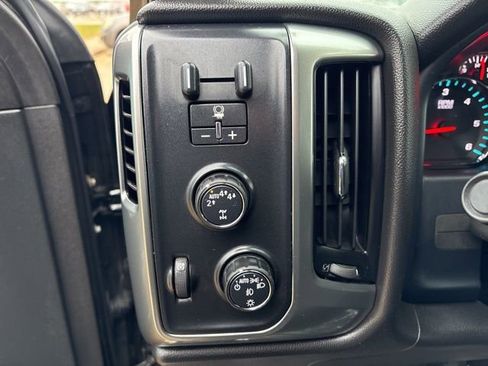 Used 2018 Chevrolet Silverado 1500 LT image 22