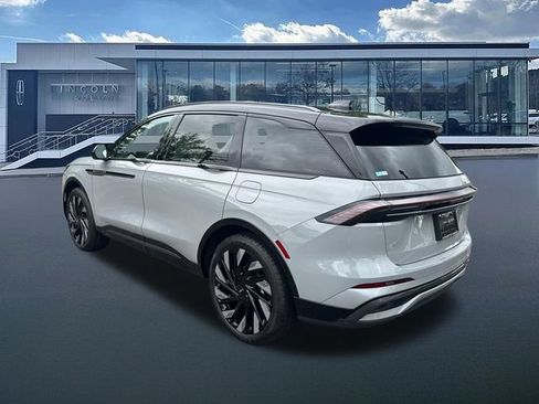 New 2026 Lincoln Nautilus Reserve w/ Jet Appearance Package AWD/4WD image 5