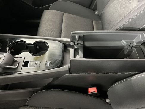 Used 2024 Nissan Rogue SV image 20