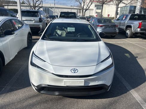 New 2026 Toyota Prius LE image 2