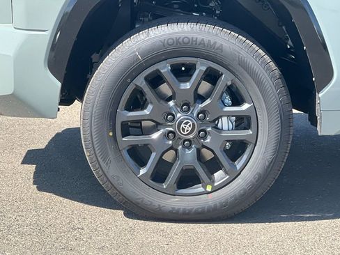 New 2026 Toyota Tundra Platinum AWD/4WD image 24