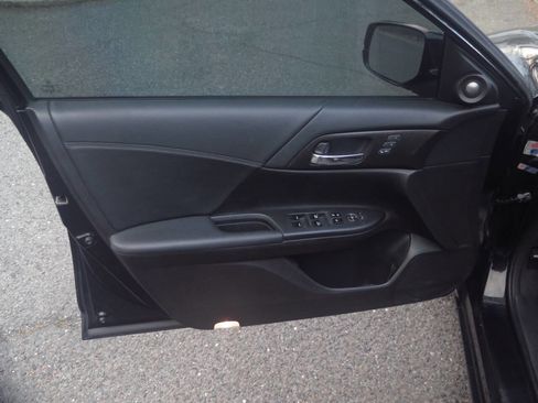 Used 2013 Honda Accord EX-L image 16