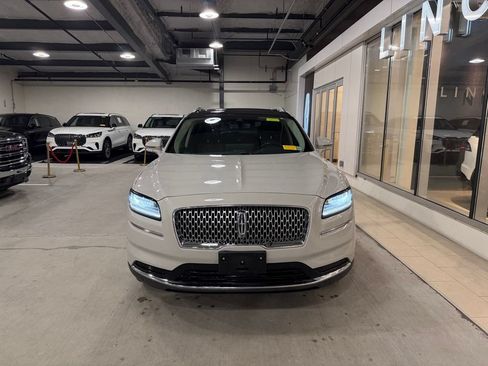 Used 2021 Lincoln Nautilus Reserve AWD/4WD image 2