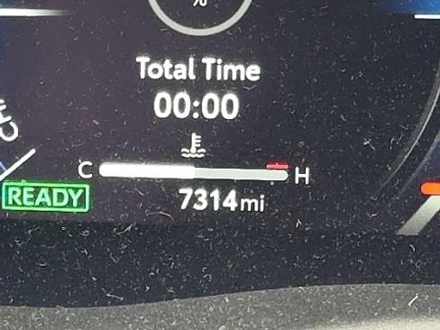 Used 2025 Toyota Camry image 18