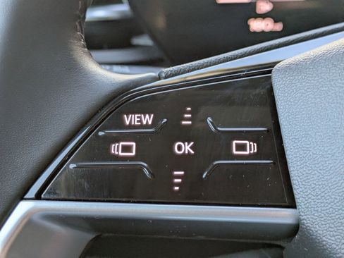 Used 2025 Audi Q5 Premium w/ Convenience Package image 14