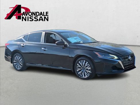 New 2025 Nissan Altima 2.5 SV image 8