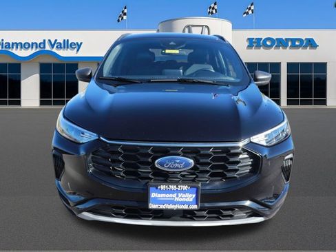 Used 2023 Ford Escape ST-Line image 2