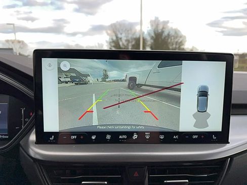 New 2025 Ford Escape SE image 25