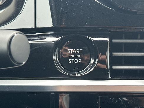 New 2025 Nissan Pathfinder SV image 23