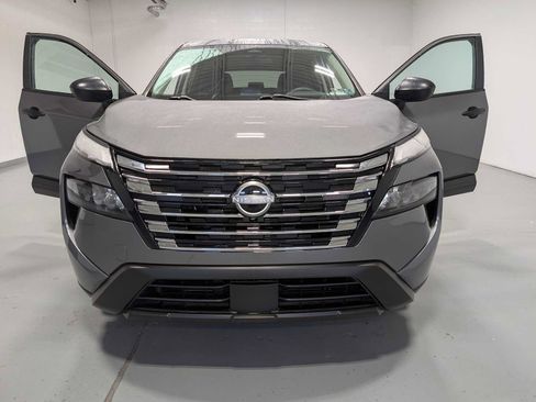 Used 2024 Nissan Rogue S AWD/4WD image 15