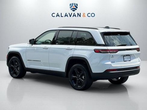 Used 2023 Jeep Grand Cherokee Altitude AWD/4WD image 5