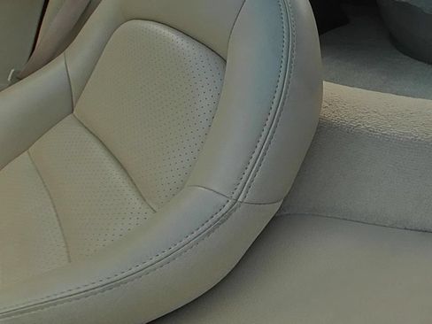 Used 2005 Chevrolet Corvette Coupe w/ Preferred Equipment Group RWD image 12