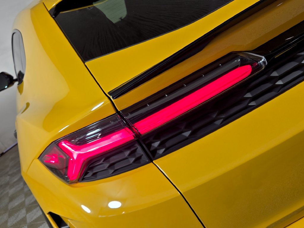 Used 2025 Lamborghini Urus SE AWD/4WD image 10