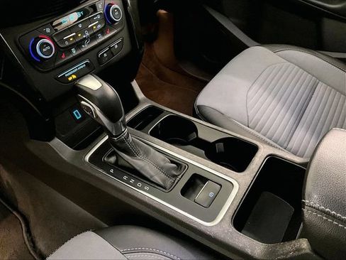 Used 2019 Ford Escape SE AWD/4WD image 16