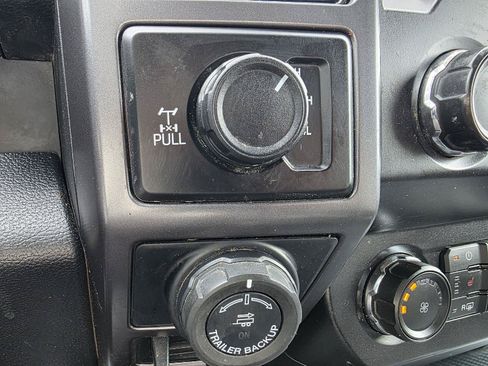 Used 2019 Ford F150 XLT w/ Equipment Group 302A Luxury AWD/4WD image 19