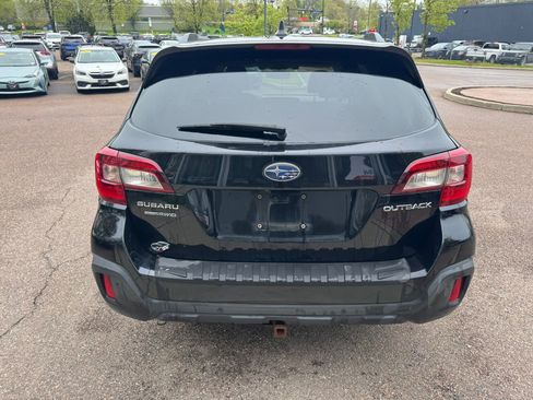 Used 2018 Subaru Outback 2.5i Touring AWD/4WD image 6