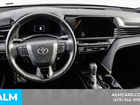 Used 2025 Toyota Camry SE image 22