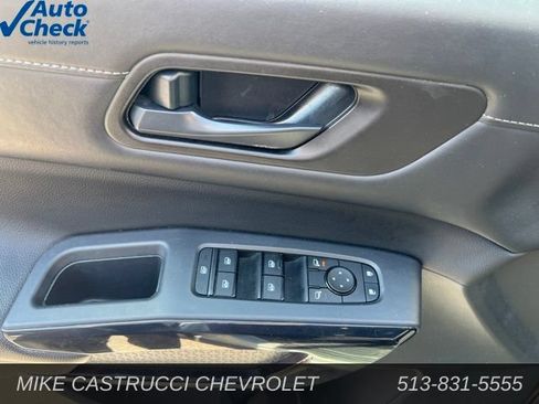 Used 2025 Nissan Pathfinder SV FWD image 10