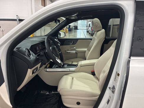 New 2026 Mercedes-Benz GLB 250 4MATIC image 7