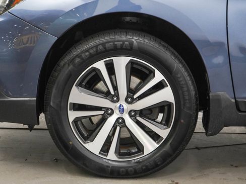 Used 2018 Subaru Outback 2.5i Limited AWD/4WD image 30