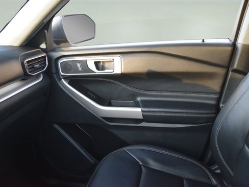 Certified 2023 Ford Explorer XLT w/ Equipment Group 202A image 17