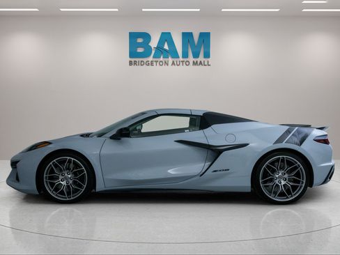 Used 2024 Chevrolet Corvette Z06 RWD image 4