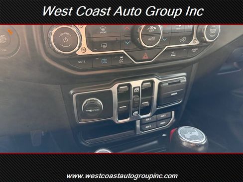 Used 2023 Jeep Wrangler Unlimited Sahara image 26