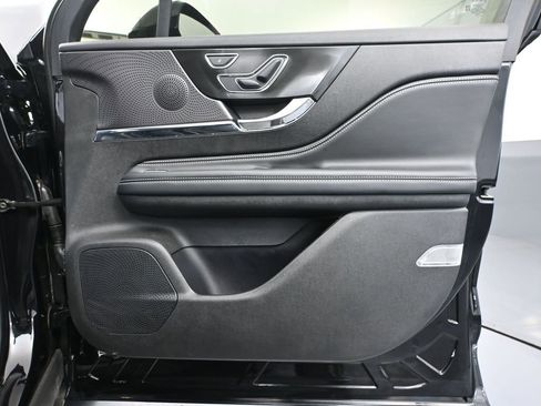 Used 2024 Lincoln Corsair AWD image 43