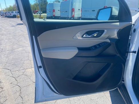 Used 2023 Chevrolet Traverse LS w/ Safety Package FWD image 16