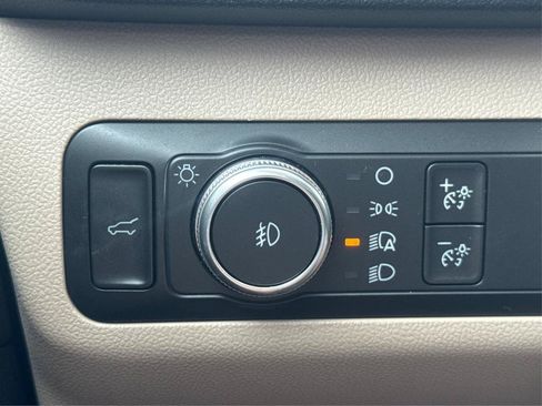 Used 2020 Ford Escape SEL FWD image 15