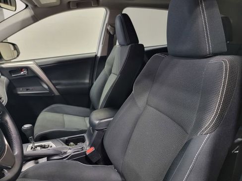 Used 2017 Toyota RAV4 XLE AWD/4WD image 13
