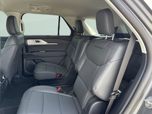 Used 2026 Ford Explorer Active w/ Active Comfort Package AWD/4WD image 26