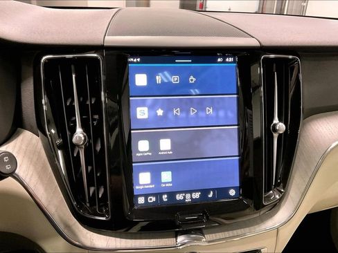 Used 2024 Volvo XC60 B5 Plus w/ Climate Package AWD/4WD image 15