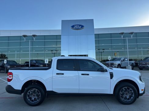 New 2025 Ford Maverick XLT image 42