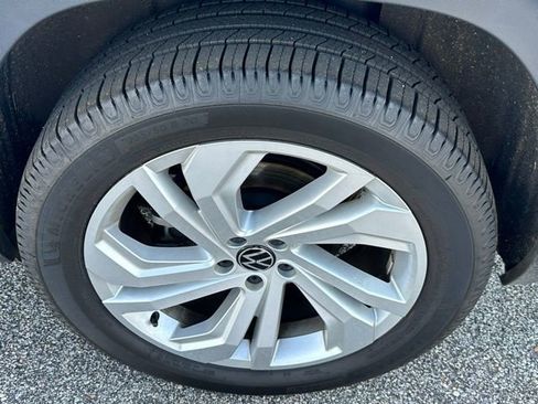 Used 2022 Volkswagen Atlas SE w/ Panoramic Sunroof Package image 24