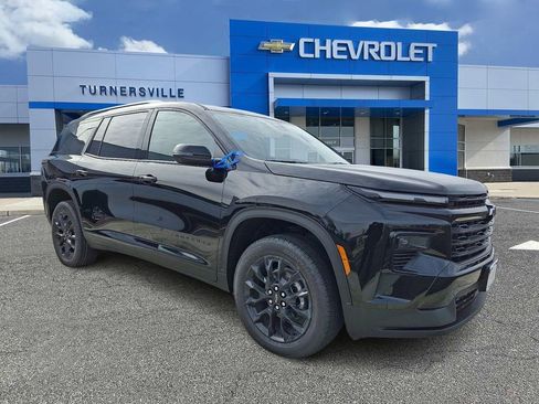 New 2026 Chevrolet Traverse LT image 2