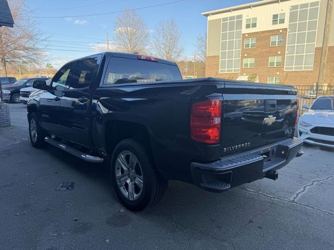 Used 2018 Chevrolet Silverado 1500 Custom w/ Custom Value Package image 5